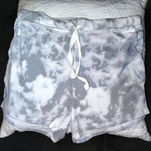 Soft cuddly tie dye shorts XL